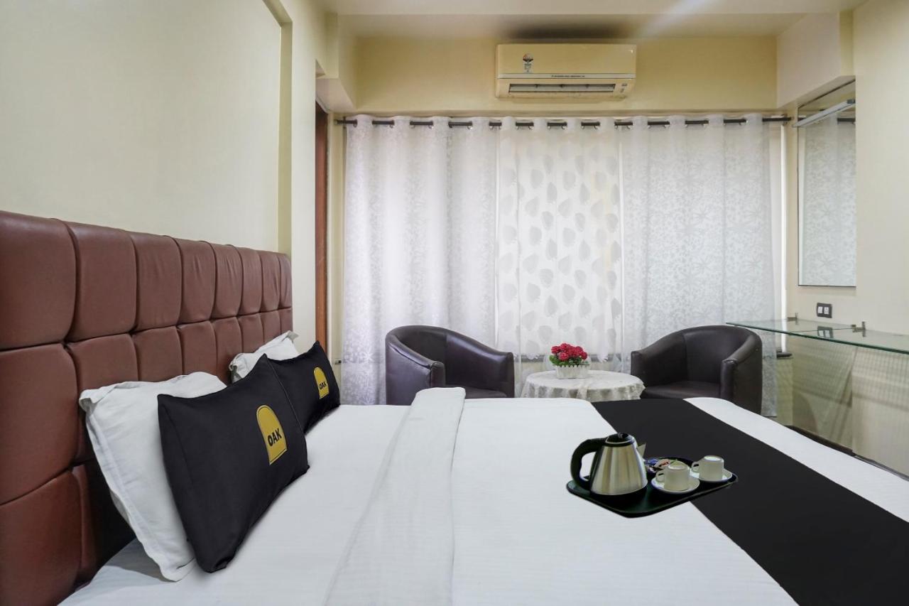 Super Townhouse Oak Sr Hotel Wakad Púna Kültér fotó
