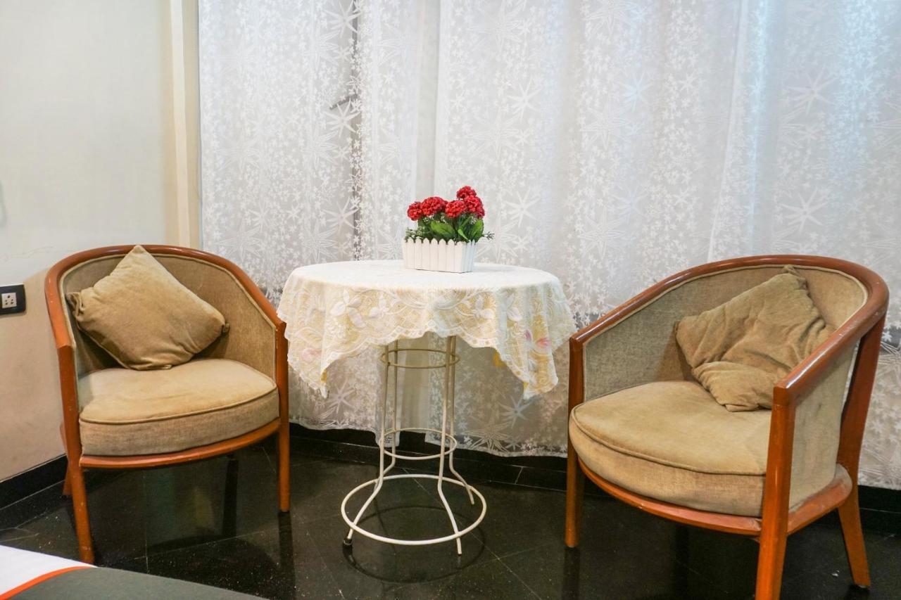 Super Townhouse Oak Sr Hotel Wakad Púna Kültér fotó