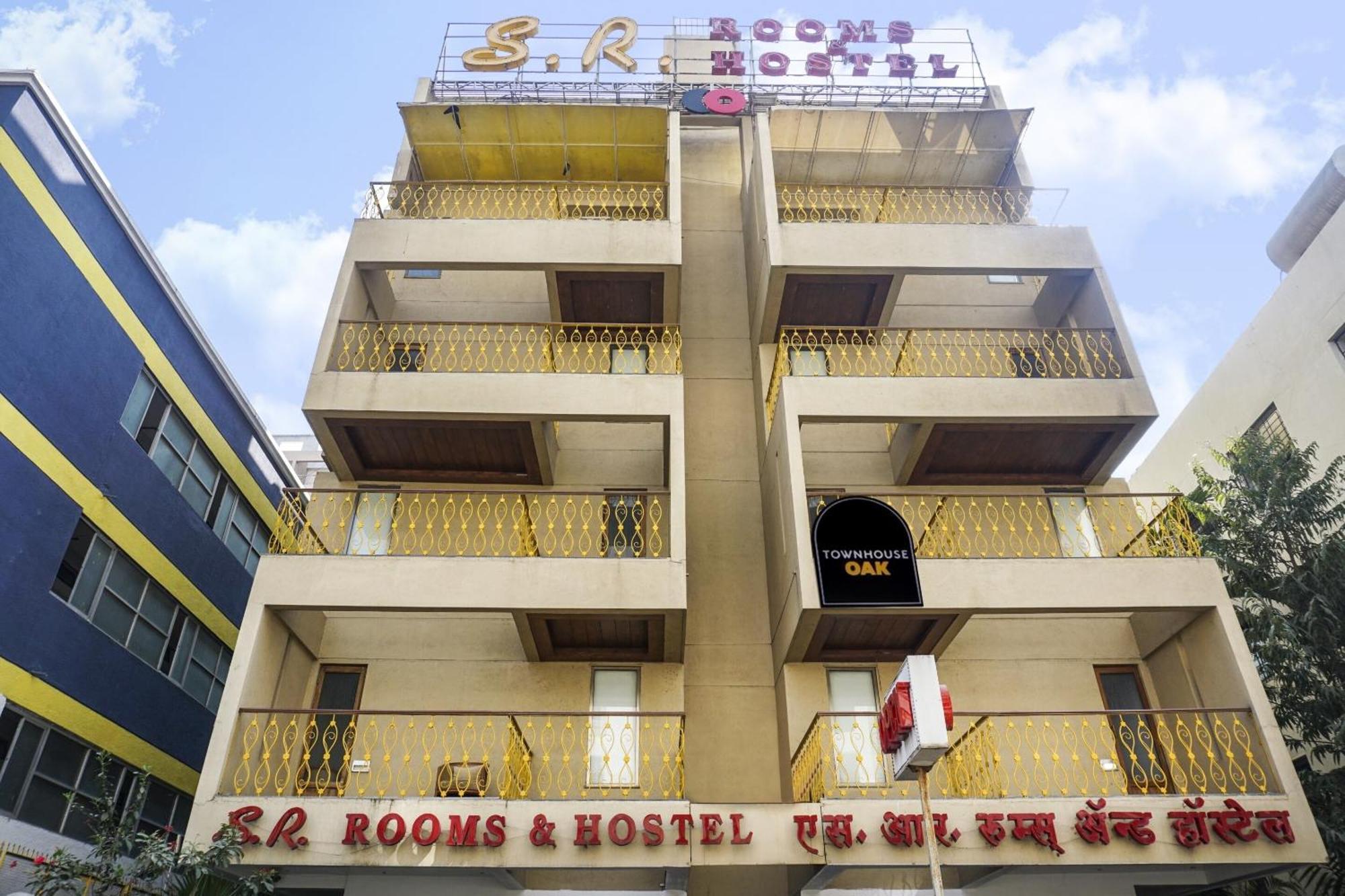 Super Townhouse Oak Sr Hotel Wakad Púna Kültér fotó